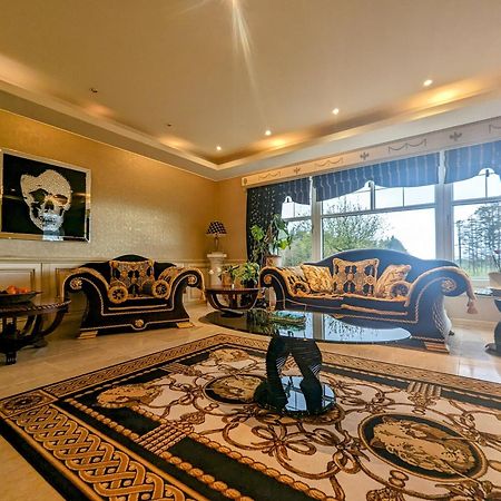 Finn Village - Loch Lomond Villa B&B - Black Room With Jacuzzi-Style Bath Glasgow Esterno foto