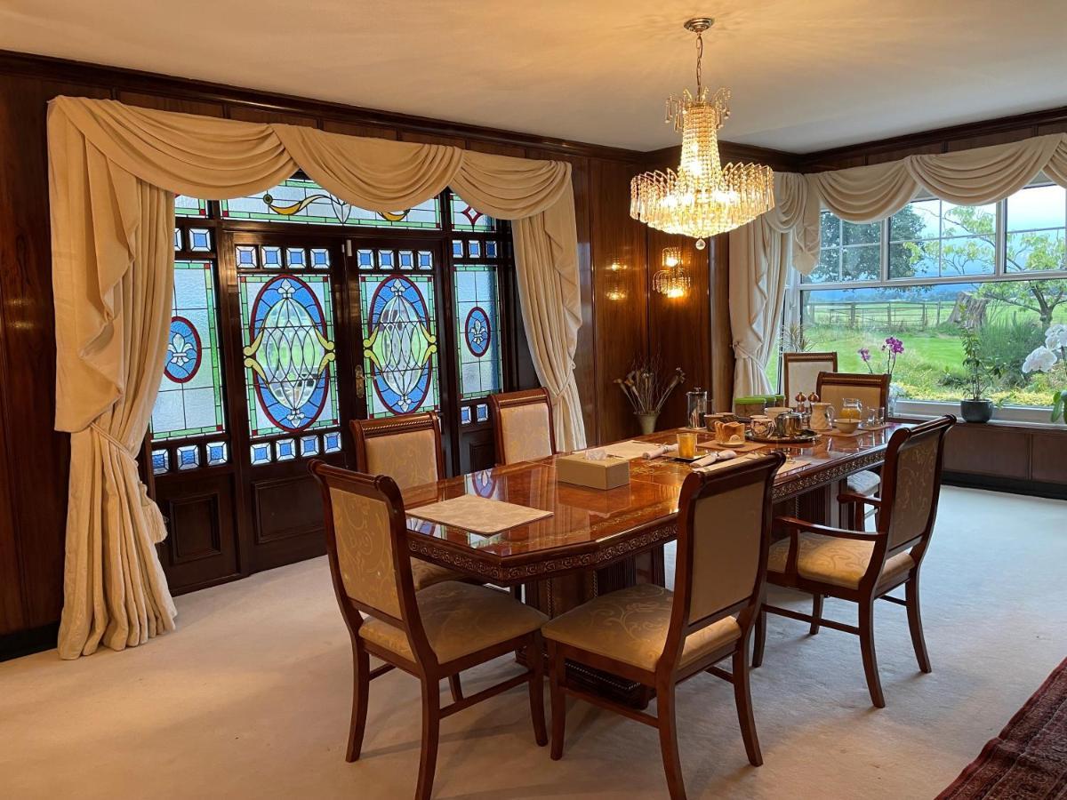 Finn Village - Loch Lomond Villa B&B - Black Room With Jacuzzi-Style Bath Glasgow Esterno foto