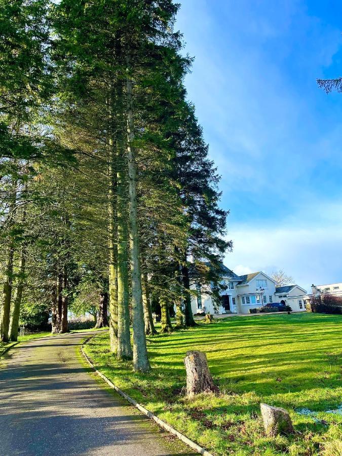 Finn Village - Loch Lomond Villa B&B - Black Room With Jacuzzi-Style Bath Glasgow Esterno foto